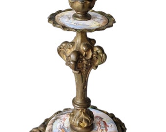 antieke kandelaar. Gilt brass with porcelain inlay with scenery painting. Victorian, 19th authentic antique candlestick
