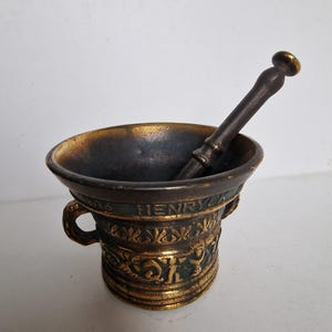 Vijzel mooi ornament, copper mortar vintage after 17th
