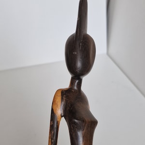 African punk girl, handcarved bust, woman, girl,  ethnografische volkskunst, handgesneden tribe art, tourism 1980&#39;s