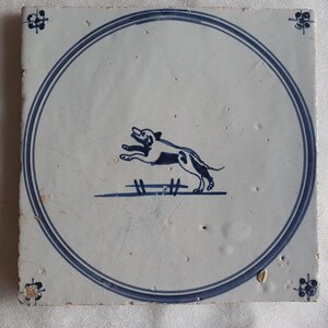 18th antique dutch delft circle tile 18th century hare blue delft tile dog TEGEL cirkeltegel image 2