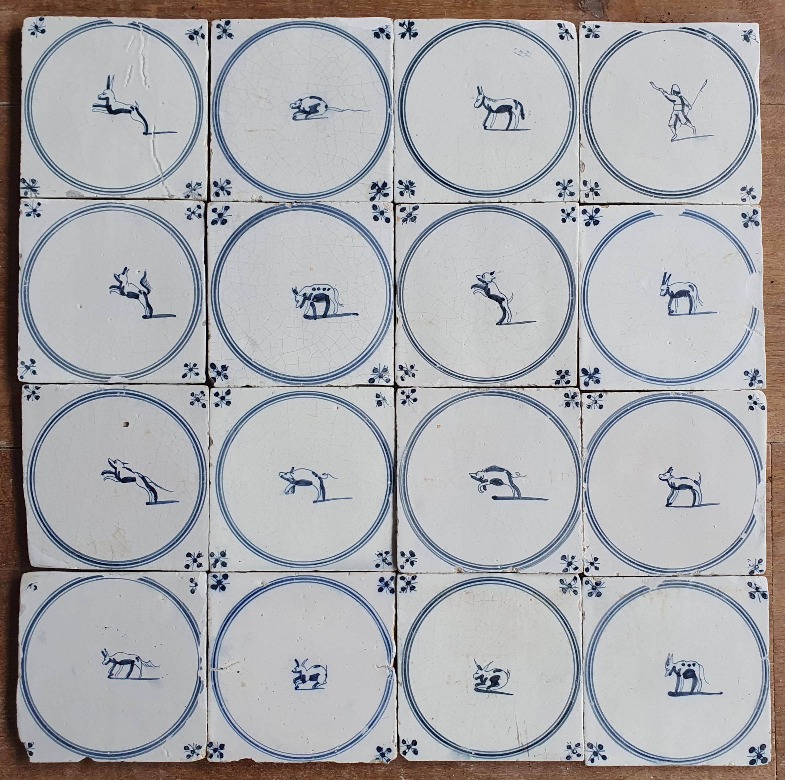 18世紀の動物モチーフのアンティークオランダデルフトタイル16枚