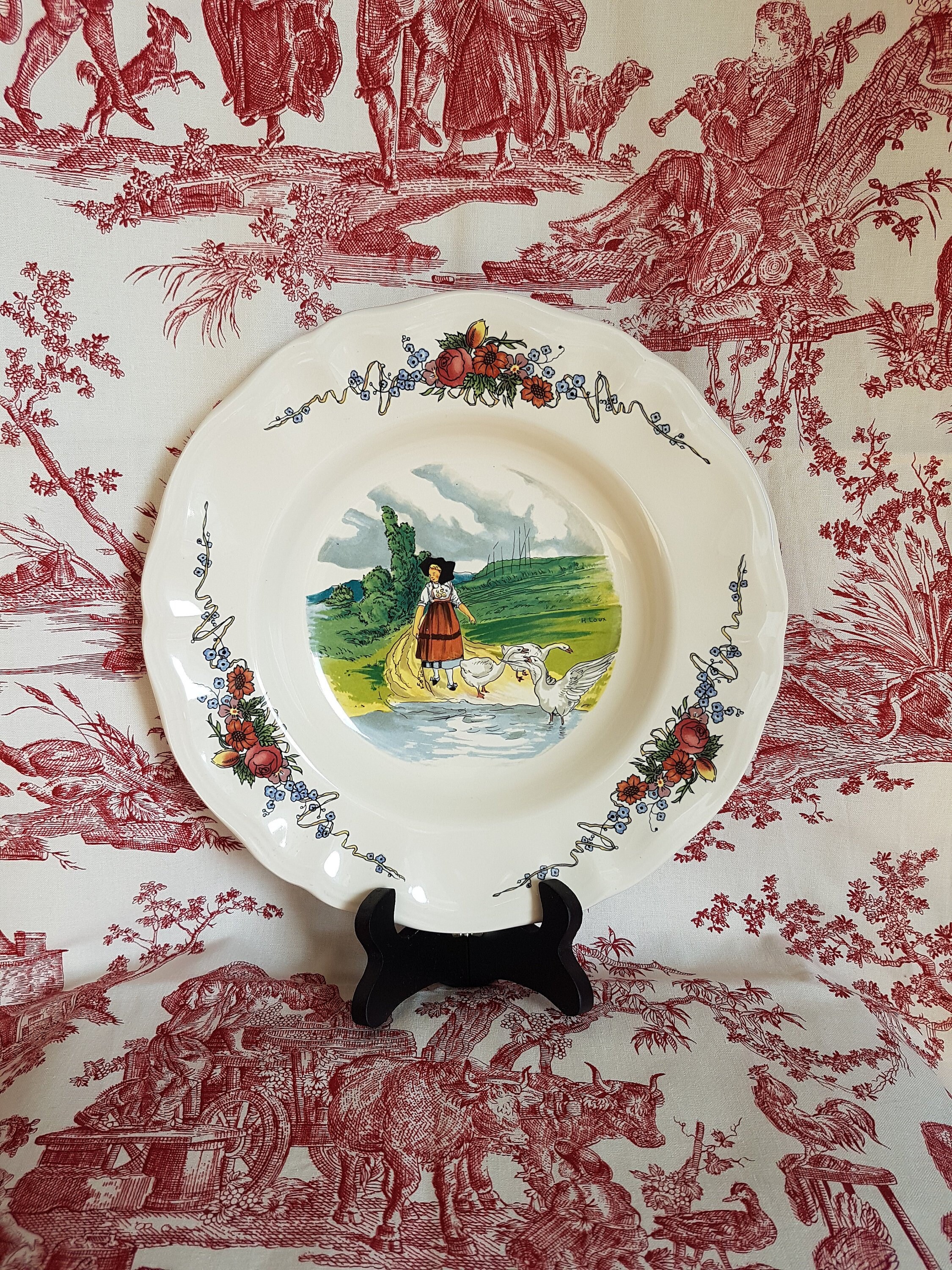 Pretty Earthenware Plate From Sarreguemines On The Theme Of A French Region Alsace.jolie Assiette en