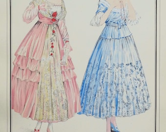 May include: Two women's dresses from the early 1900s. The dress on the left is pink with a yellow lace overlay and a red rose detail. The dress on the right is blue with a white lace overlay. Both dresses have a tiered skirt and are made of a lightweight fabric. The text on the image reads "Robes en "Crepe Miracle" et Dentelles" and "Modeles du "Style Parisien".