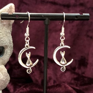 Cat Crescent Earrings Cat Charm Earrings Cat in the Moon Jewelry Cat Lover Gift Birthday Earrings with Cat Silver