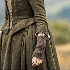 Claire Outlander fingerless gloves Claire's Gloves celtic braid Sassenach arm wrist warmers fingerless mitts Outlander gift wife mom sister