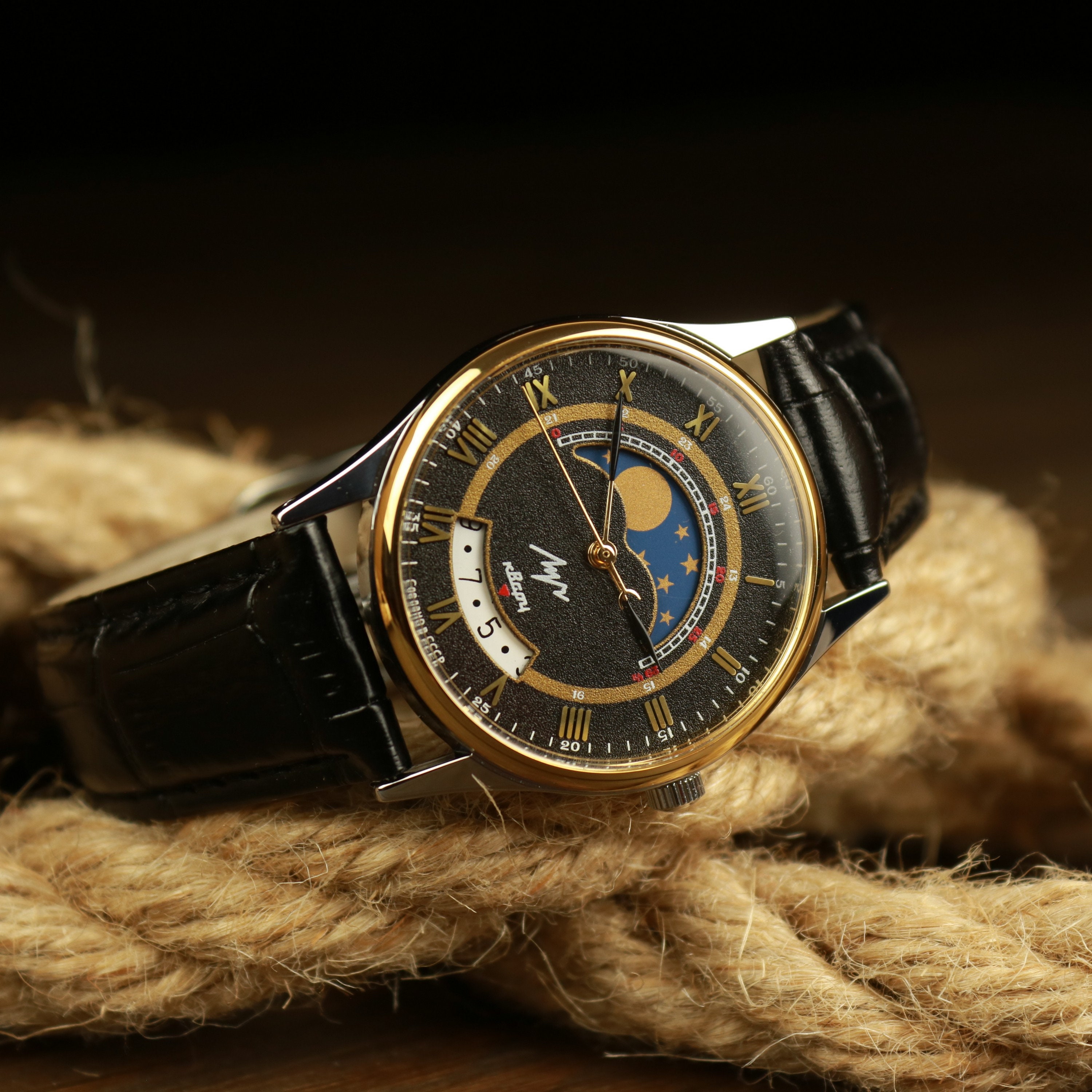 Soviet Quartz watch LUCH Real Moon Phases Calendar, Moon phase watch, moonphase calendar, moon watch