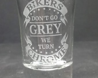 Bikers Dont Go Gray We Turn Chrome Logo Etched Glass Gift Cup Mug Drinking Coffee Stein Bikers Dont Go Gray We Turn Chrome Logo Etched Glass Gift Cup Mug Drinking Coffee Stein