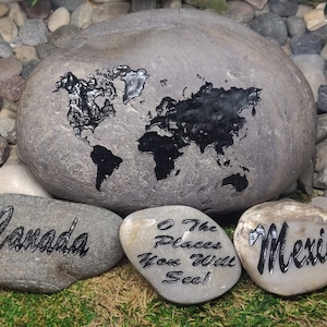 Mappa del mondo, località dei paesi, GPS di viaggio, casa, pietre, pietre di fiume, ordine personalizzato, pietra intagliata con nome di famiglia, pietra incisa, giardino inciso, incisione