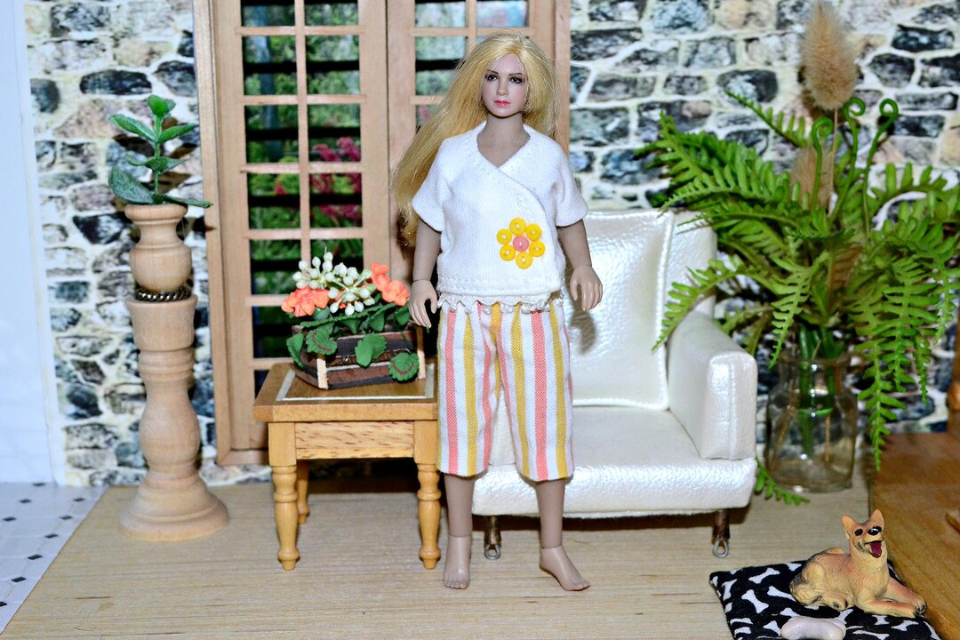YSBRING TBLeague PLMB2022-T04A 1/12 Scale Female Super-Flexible Seamless Doll Body 6 Inch Plump Figure Body (Pale, with a Head Sculpt