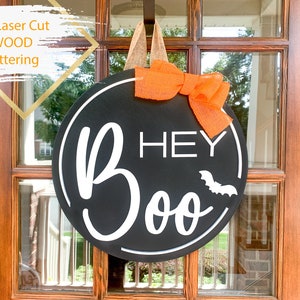 Halloween 'Hey Boo' Door Hanger Wooden Circle Halloween Sign Farmhouse Style Fall Sign Front Door Decor Black Hey Boo