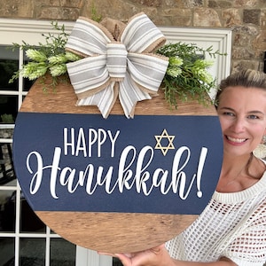 Hanukkah Door Hanger | Happy Hanukkah Front Door Decor | Wooden Hanukkah Door Hanger | Hanukkah Wreath