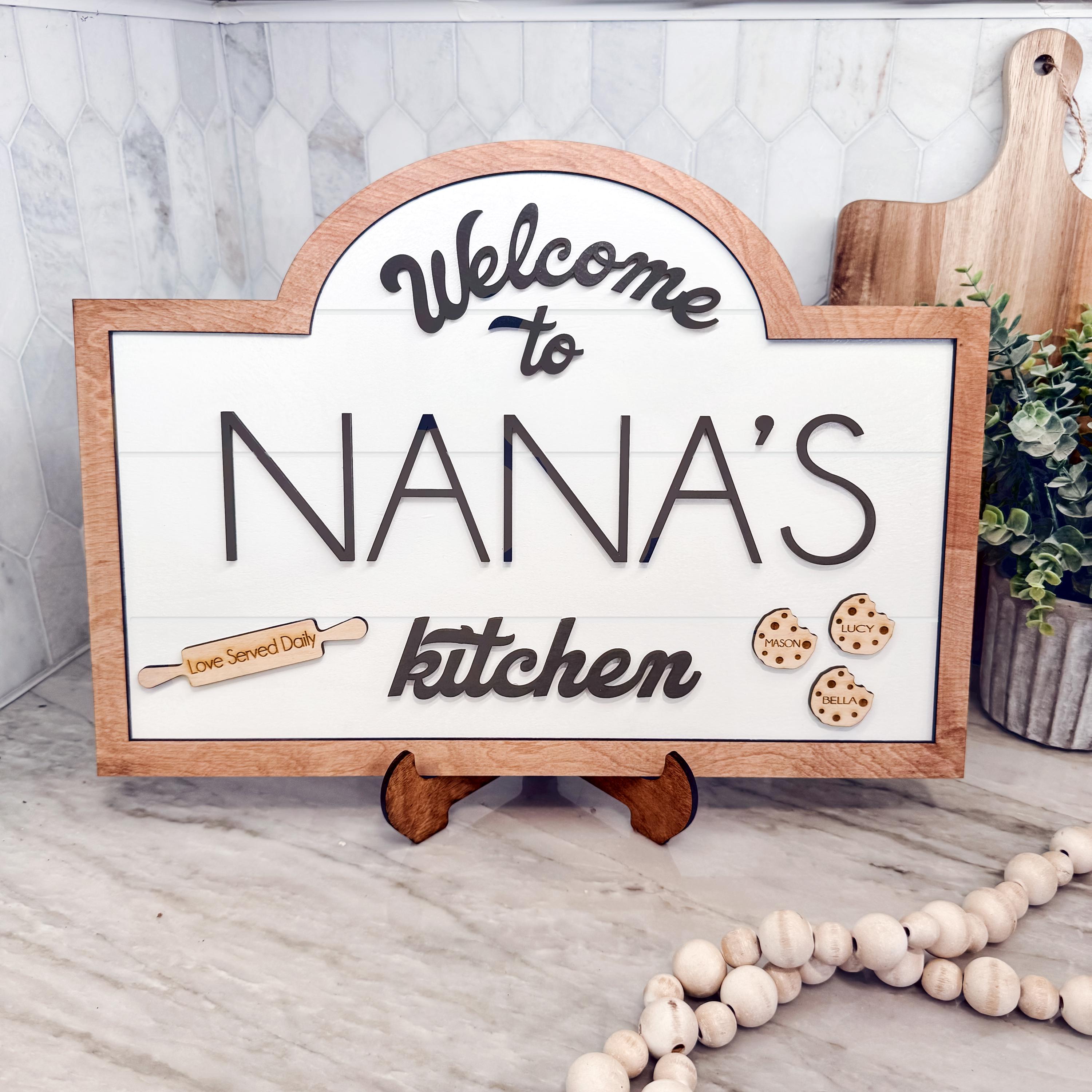 Grandma&#39;s Wooden Sign with Kid&#39;s Names as Cookies | Grandma&#39;s Kitchen | Gift for Grandmother | Personalized Wooden Sign Children&#39;s name