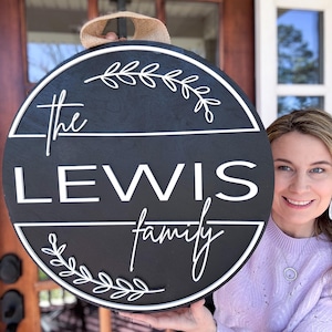 Percha de puerta de madera personalizada / Decoración de puerta de entrada / Letrero de puerta de entrada / Recién casados / Regalo de compromiso