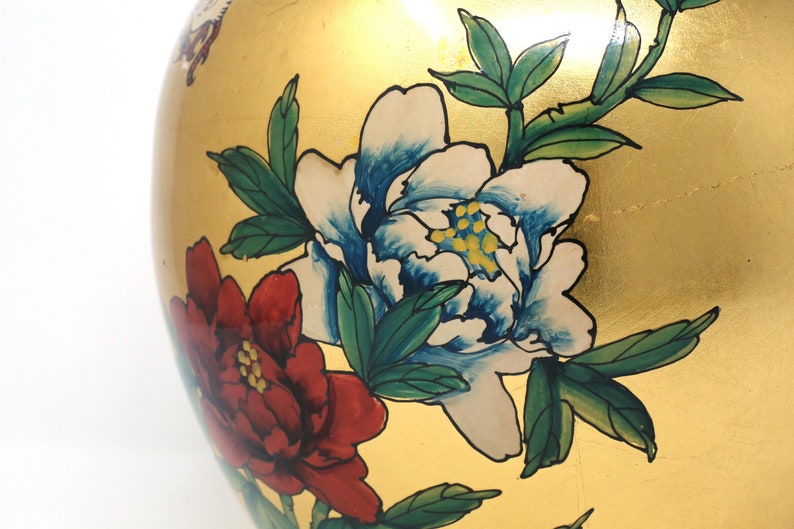 Large Gold Leaf Melon Jar With Birds and Flowers