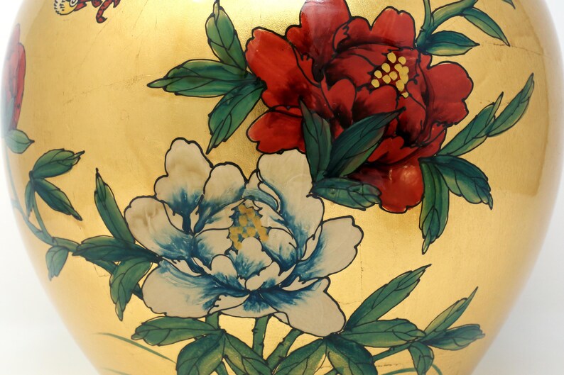 Large Gold Leaf Melon Jar With Birds and Flowers