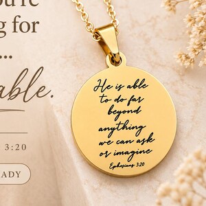 Collar Efesios 3:20 / Colgante Él es Poderoso / Regalo cristiano para mujer / Joyería con versículo bíblico / Collar de fe dorado / Regalo inspirador