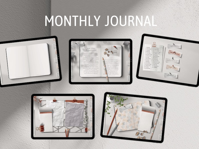K&ouml;nnte beinhalten: F&uuml;nf digitale Tablet-Bildschirme, die verschiedene Layouts f&uuml;r ein monatliches Tagebuch anzeigen. Die Bildschirme zeigen eine leere Tagebuchseite, eine Tagebuchseite mit einem handschriftlichen Eintrag, eine Seite mit einem Rasterlayout, eine Seite mit einer Liste von Aufforderungen und eine Seite mit einem Kalenderlayout. Der Text "MONTHLY JOURNAL" wird oben im Bild angezeigt.