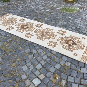 2,8 x 10,3 ft Turkish Entryway rug, Vintage handmade rug, Oushak runner rug, Turkish wool rug, Bohemian kitchen rug 87 x 315 cm Bild 8