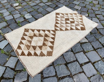 Vintage Rug, Bohemian Rug, Area Rug, Turkish Rug, Home Decor, Wool Rug, Carpet, Kilim | 62 x 103 cm = 2,0 x 3,3 ft