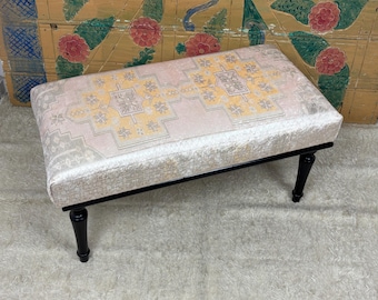 Banco Kilim turco hecho a mano, banco otomano bohemio, madera de carpe y haya, libre de impuestos en EE. UU.