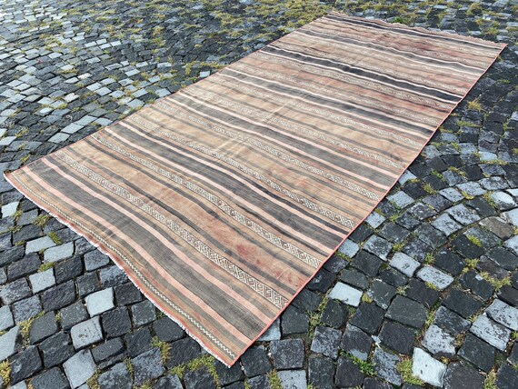 大型ヴィンテージ ウシャックラグ、手織りトルコウールカーペット