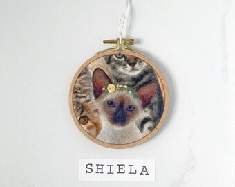 Kat borduurwerk hoge kwaliteit handgemaakte hoepel kunst bloem kroon kat Shiela Siamese cadeau voor kattenliefhebber vriend haar hem thuis muur decor