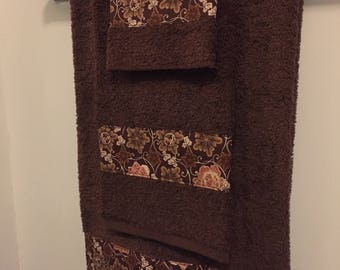 Handmade 3-Piece Dark Brown Bath Towel Set Trimmed With Dark Brown Floral Print