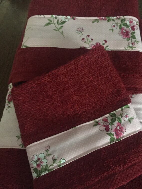 Beautiful Deep Burgundy 3-Piece Towel Set Trimmed With Pink Floral Cotton  Print Fabric