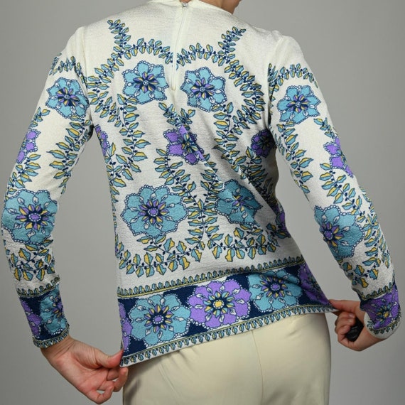 1960s vintage floral sweater. - image 2