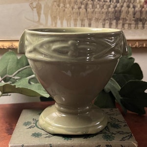 Vintage Early Unmarked Haeger American USA Pottery Art Deco Green Planter: Ca. 1930s