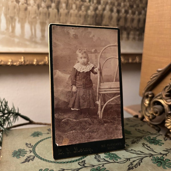 Antique Victorian CDV Carte De Visite of Young Girl: Ca 1860/1870