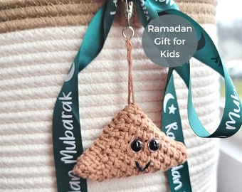 Ramadan Gift for Kid - Eid Gifts for Kids - Eid kids, kids Ramadan gifts, samosa crochet keychain, Ramadan gift ideas, Eid gift ideas