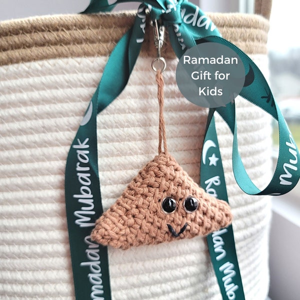 Ramadan Gift for Kid - Eid Gifts for Kids - Eid kids, kids Ramadan gifts, samosa crochet keychain, Ramadan gift ideas, Eid gift ideas