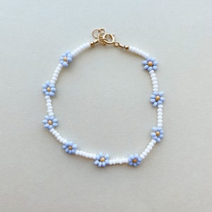 Daisy Beaded bracelet | baby bracelet toddler bracelet | white bracelet | daisy bracelet | blue flower bracelet | gold filled | seed bead