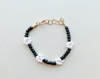 Daisy Beaded bracelet | baby bracelet toddler bracelet | black bracelet | daisy bracelet | white flower bracelet | gold filled | seed bead