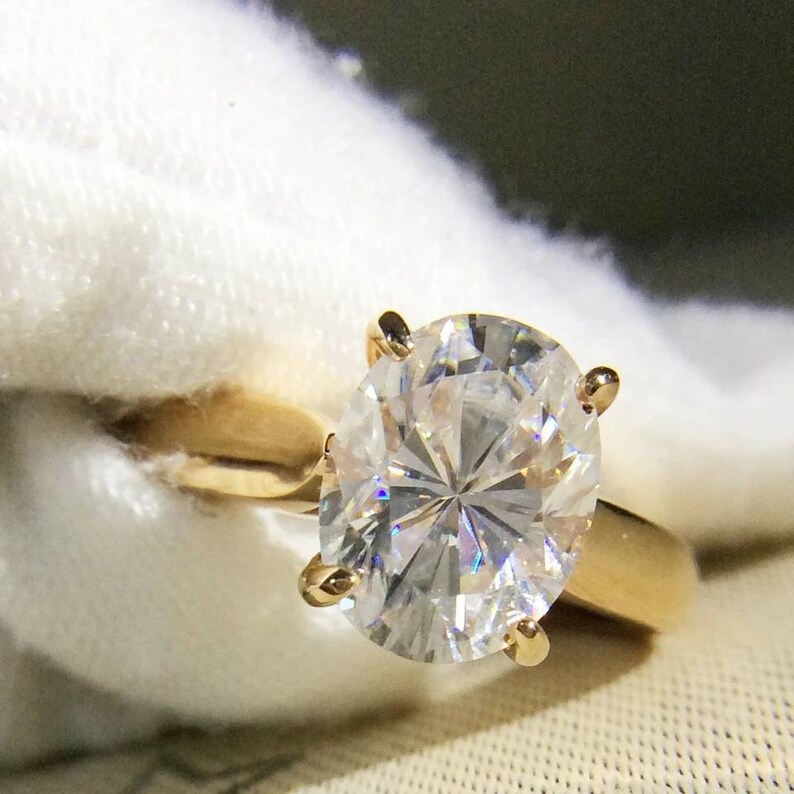 2 Ct Crushed Ice Oval Moissanite Solitaire Engagement Ring in - Etsy