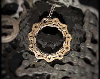 ER Keyring with Gold Bicycle Chain and Cassette Cog