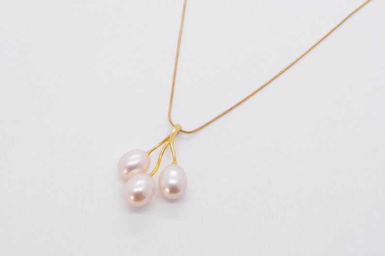 14k Yellow Gold Freshwater Pearl Pendant Oval Freshwater Pearls Freshwater Pearl Oval Pearl Three Pearl Necklace Oval Pearl Pendant