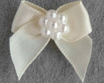 Lot de 20 petites appliques noeud satin ivoire 25mm petites fleur en perles blanches nacrées