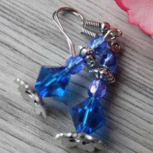 boucles d'oreille vintage et romantique, petite fée bleu, cristal de swarovski bleu et argent couleur bronze image 2