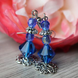 boucles d'oreille vintage et romantique, petite fée bleu, cristal de swarovski bleu et argent couleur bronze image 1