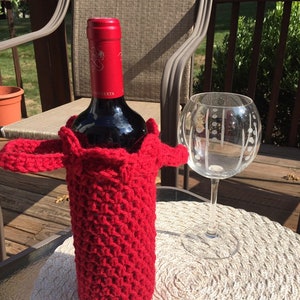 Red crochet wine bottle case, wine bottle case,BYOB case, carryalong wine case, crochet wine bottle Valentines gift