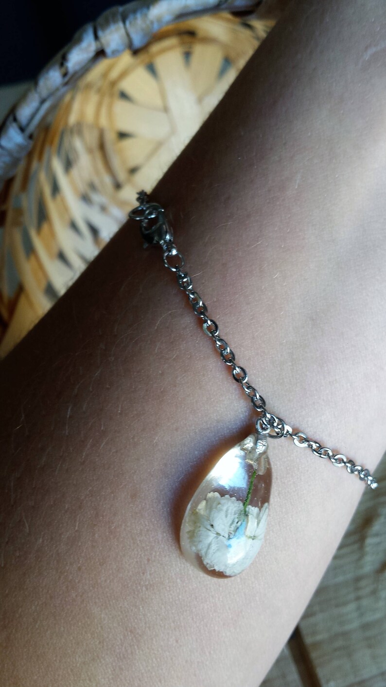 Small Teardrop White Flower Bracelet