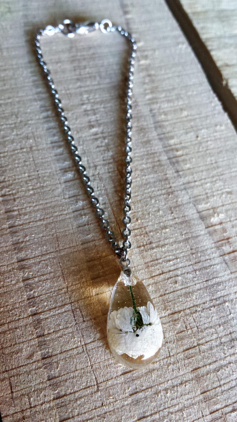 Small Teardrop White Flower Bracelet
