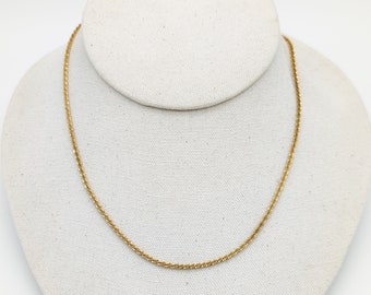 Simple link chain//delicate//minimalistic//noble//elegant//twisted chain//delicate necklace//stainless steel//gold-plated//stacking chain