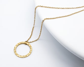 Hammered link chain with pendant//stainless steel//gold plated//noble//elegant//minimalist//geometric//circle