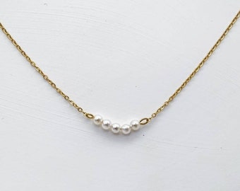 Simple necklace//stainless steel//gold plated//bridal jewelry//pearl necklace//necklace with pearls//delicate//simple//filigree