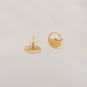 1 pair of simple ear studs-geometric-filigree-stainless steel-gold-brushed-matt-circle image 4