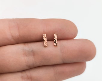 1 pair of rose gold stud earrings//stainless steel//gold plated//hammered//simple//noble//elegant//waterproof//geometric//minimalist//pin