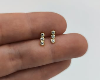 1 paio di delicati orecchini a bottone con strass//nobili//eleganti//filigrana//orecchini semplici//gioielli da sposa//argento 925//placcato in oro